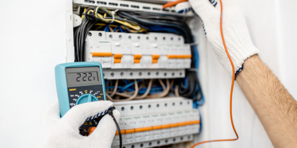 Electricistas Industriales · Instaladores Alta / Baja Tensión Telde · Diagnóstico y reparación de motores eléctricos y generadores