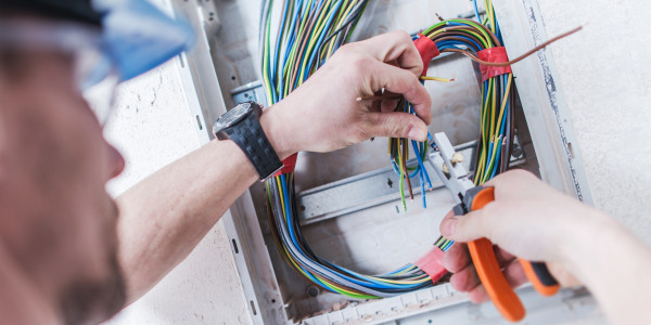 Electricistas Industriales · Instaladores Alta / Baja Tensión Telde · Reemplazo de cables, disyuntores, fusibles y contactores desgastados